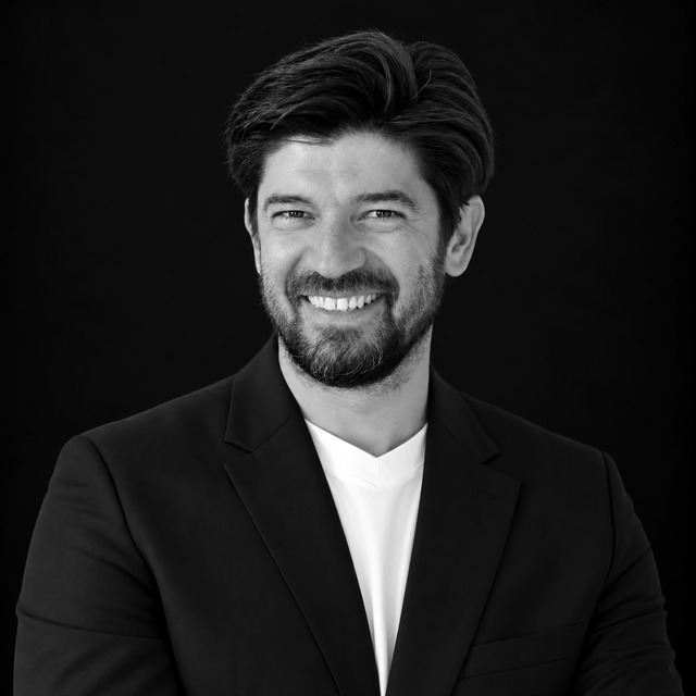Dr. Emanuel Anti, Chirurgie BMF — The Dental Clinic